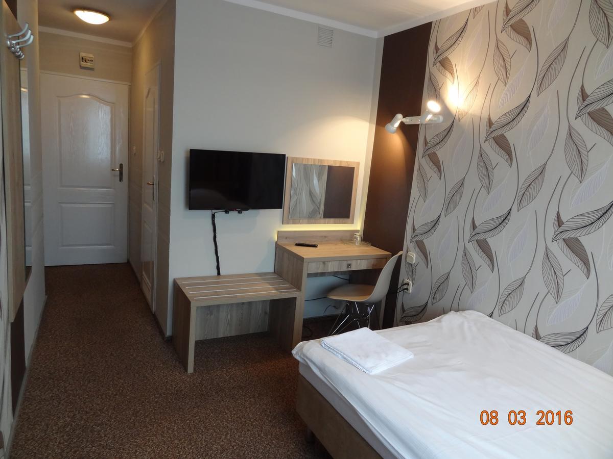 Hotel Restauracja Cukropol Gostyń Kültér fotó