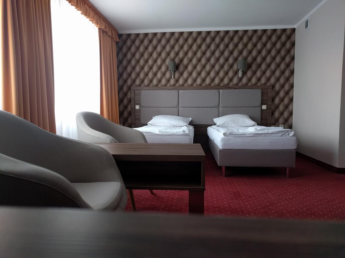 Hotel Restauracja Cukropol Gostyń Kültér fotó