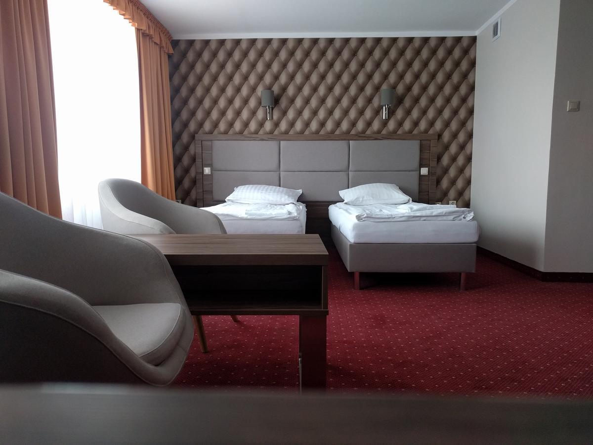 Hotel Restauracja Cukropol Gostyń Kültér fotó